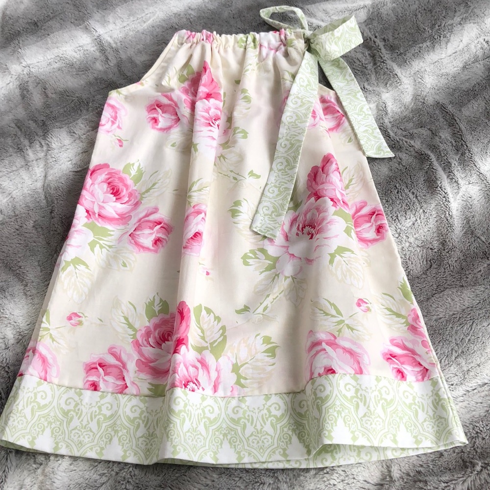 NWT Custom made floral dress Easter!!🐰🌷
